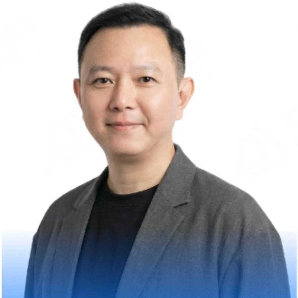 龙伟湖，设计总监